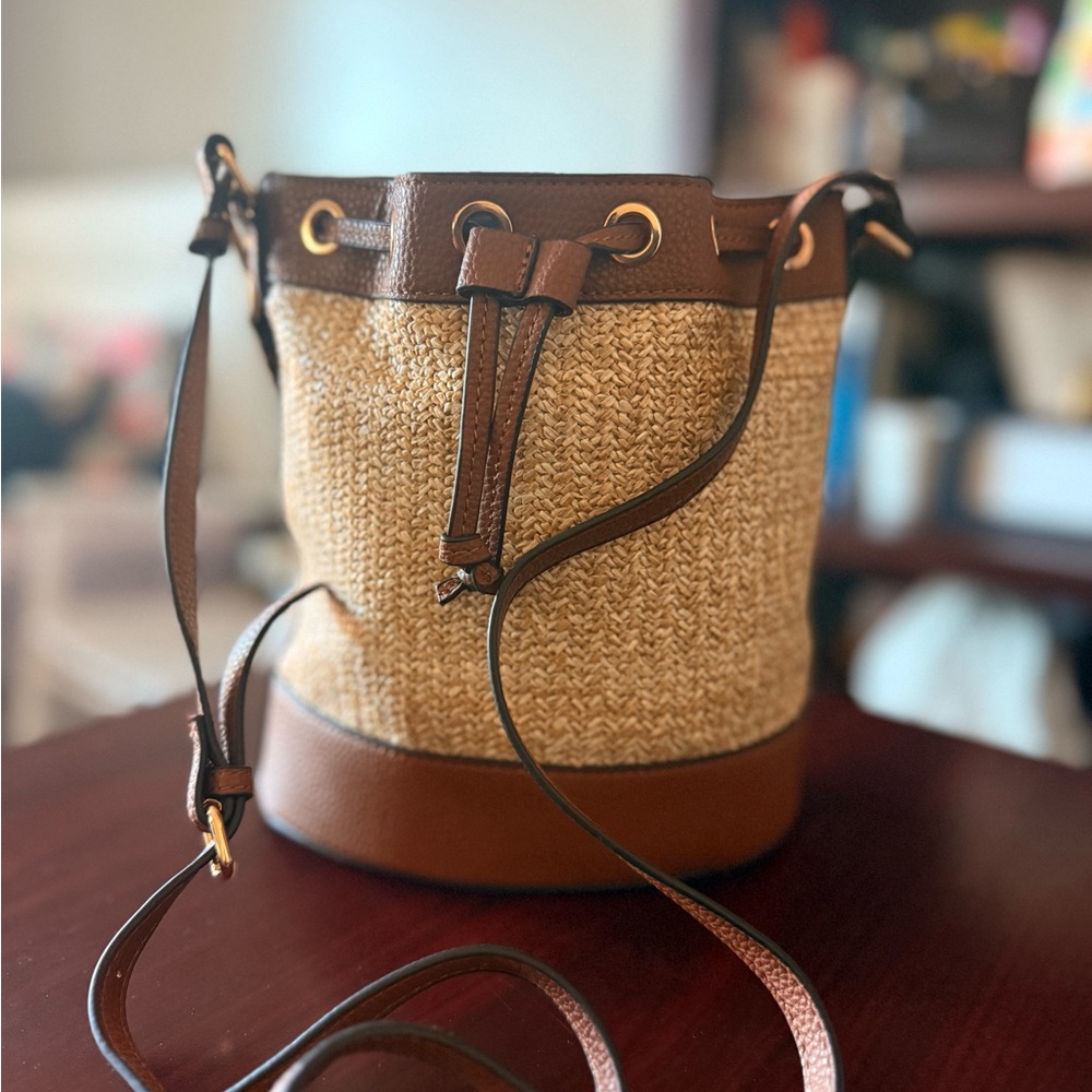 Brown and Tan Women's Straw Bucket Bag